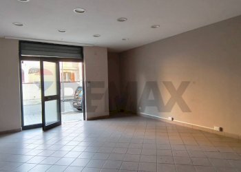 Stanza vuota - Locale Commerciale Via Trieste
 
55, Ladispoli - foto 21