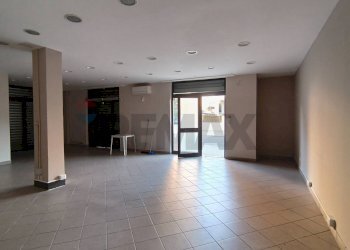 Stanza vuota - Locale Commerciale Via Trieste
 
55, Ladispoli - foto 26