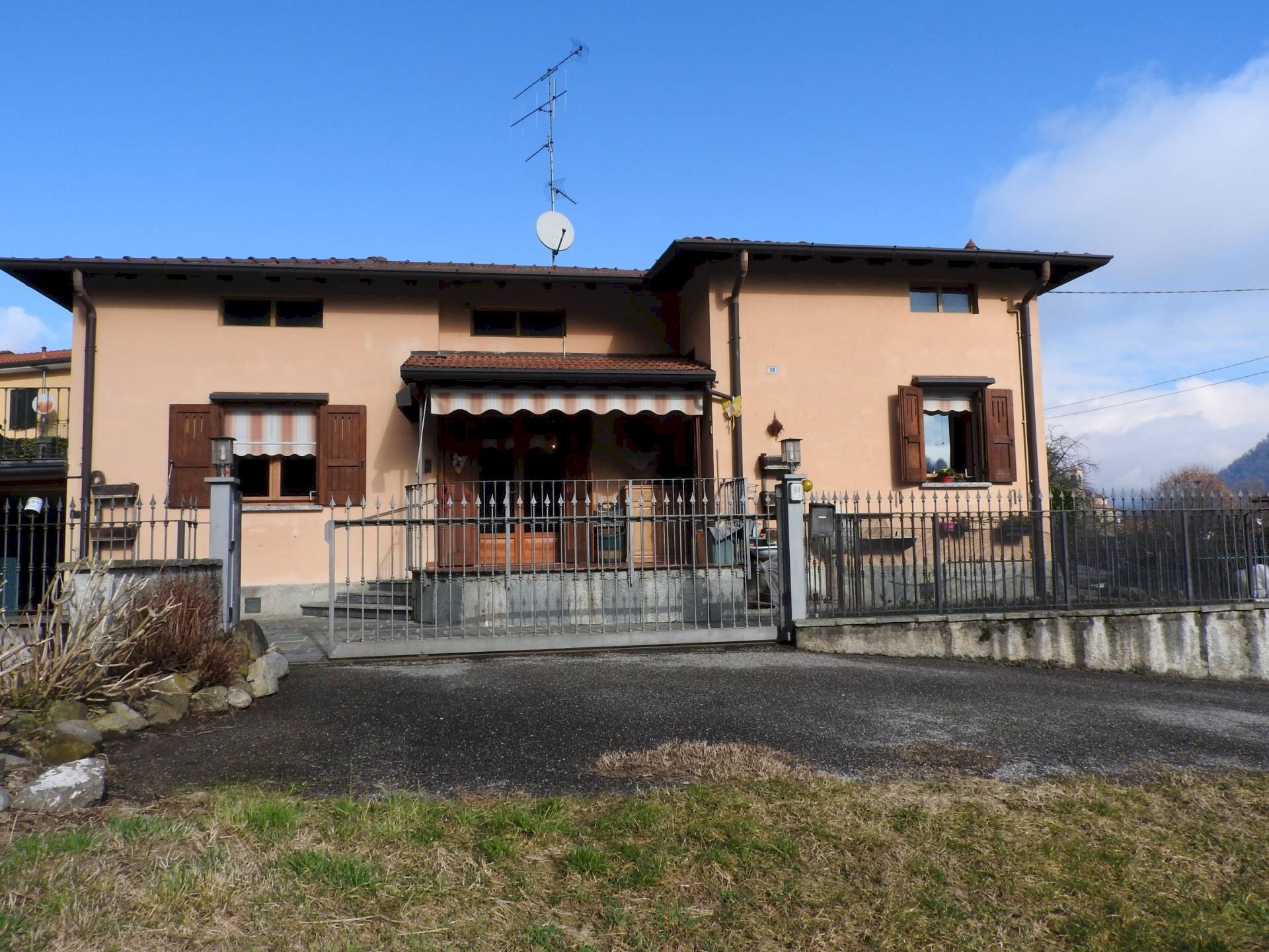 Foto 1 - Villa VIA FONTANA
 
8, Calco - photo 1