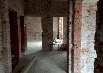 Hall / corridoio - Casa indipendente Via Del Fiore
 
8, Vanzaghello - foto 21