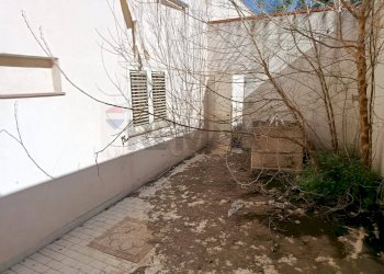 Edificio all\'aperto - Villa via biscari
 
45, Comiso - foto 5