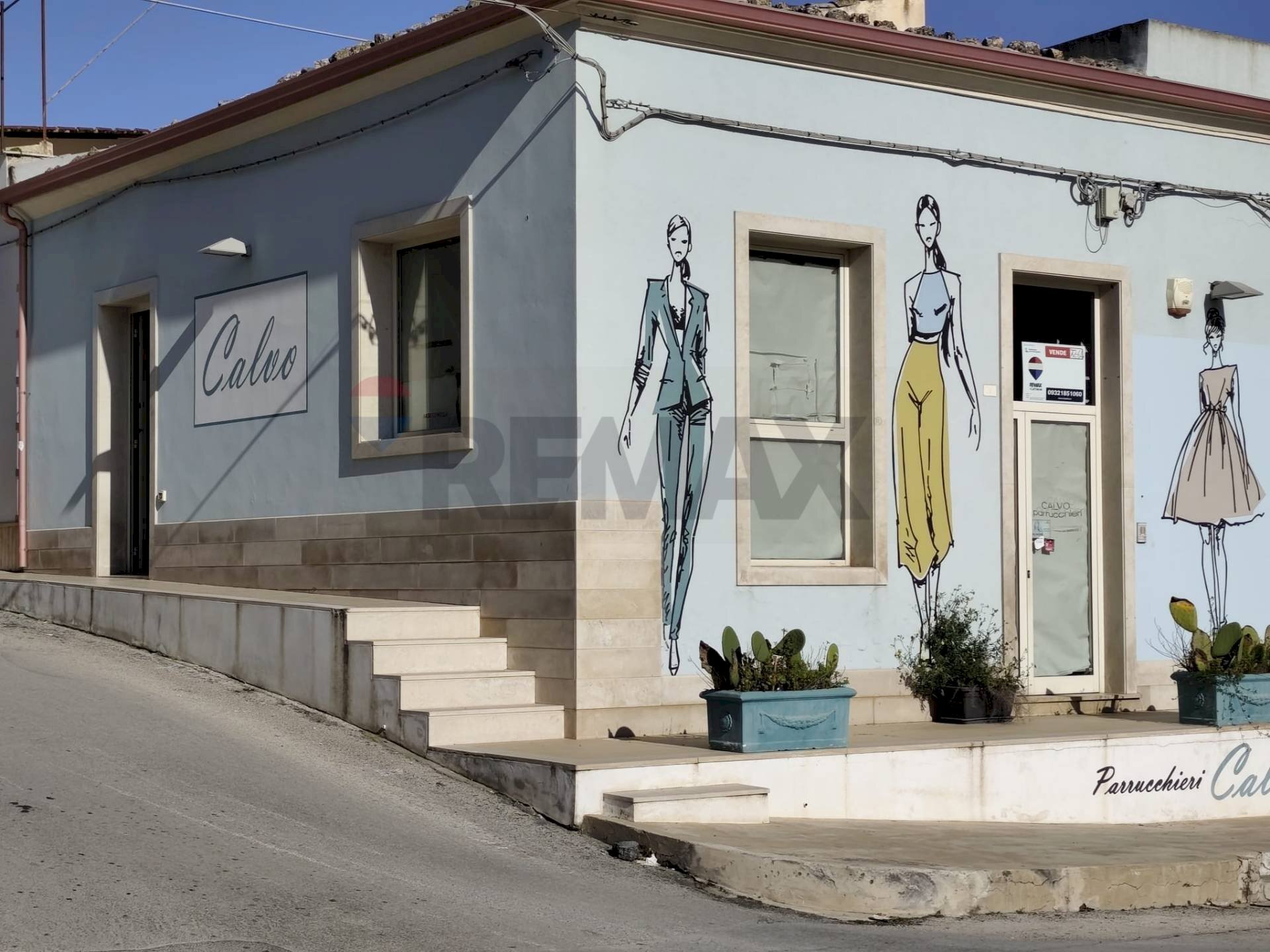 Casa all\'aperto - Locale Commerciale piazza dante alighieri
 
1, Vittoria - foto 1