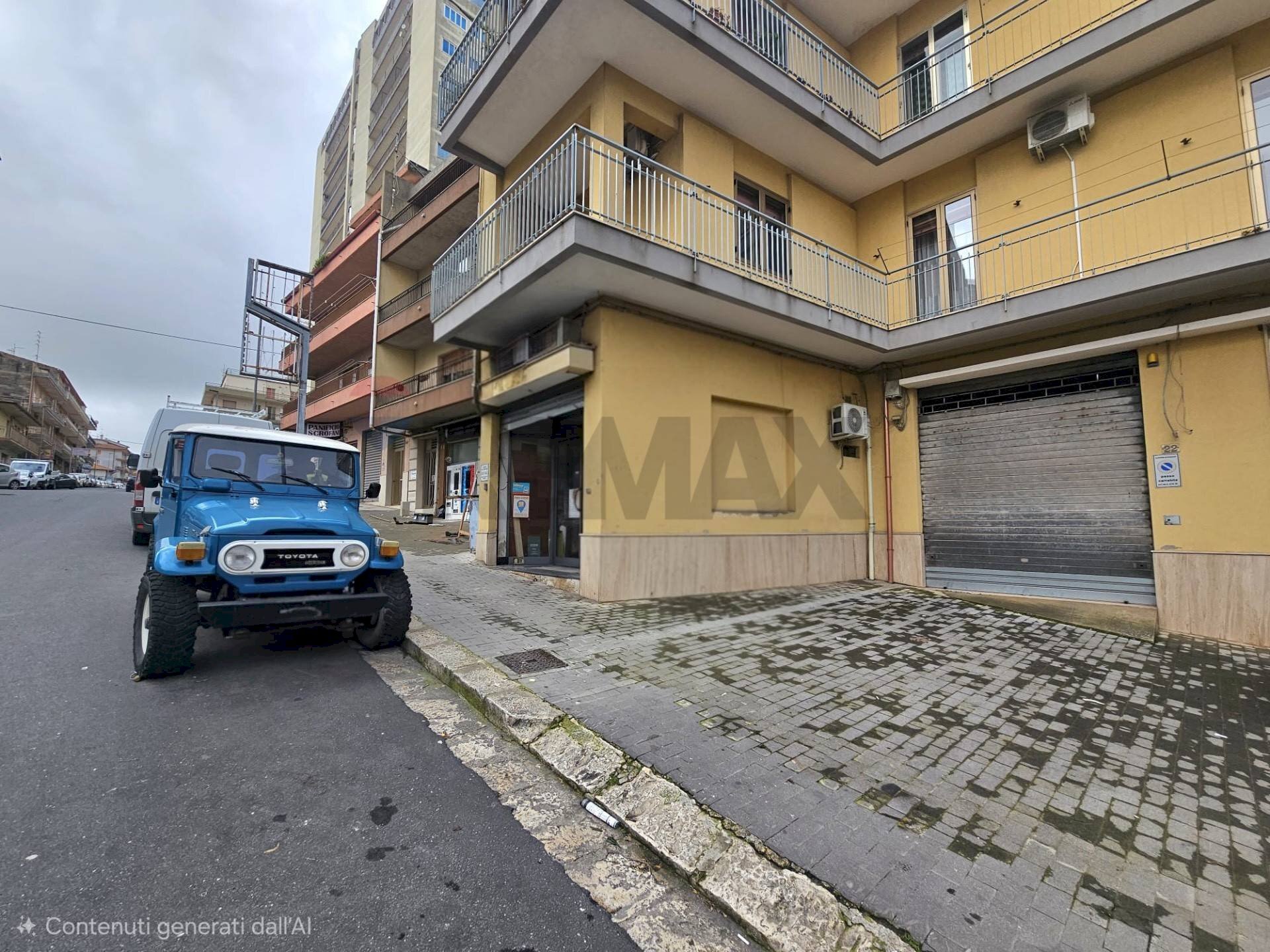 Edificio all\'aperto - Attività Commerciale v.le dei Platani
 
24, Ragusa - foto 2