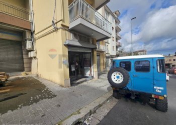 Edificio all\'aperto - Attività Commerciale v.le dei Platani
 
24, Ragusa - foto 10