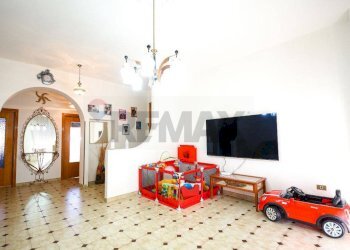 Soggiorno - Casa indipendente Via Giuseppe di Vittorio
 
11, Portocannone - foto 22