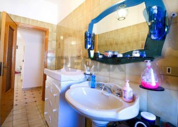 Bagno - Casa indipendente Via Giuseppe di Vittorio
 
11, Portocannone - foto 26