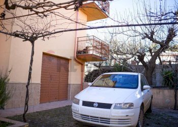 Edificio all\'aperto - Casa indipendente Via Giuseppe di Vittorio
 
11, Portocannone - foto 45