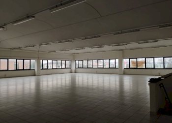 Foto 5 - Commercial Premises Via Tosco Romagnola Est, Pontedera - photo 5