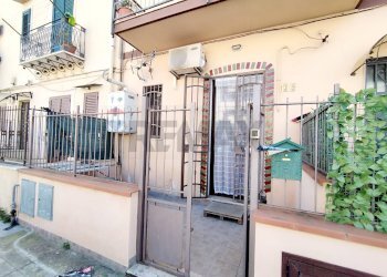 Edificio all\'aperto - Casa semi indipendente corso dei mille
 
1215, Palermo - foto 1