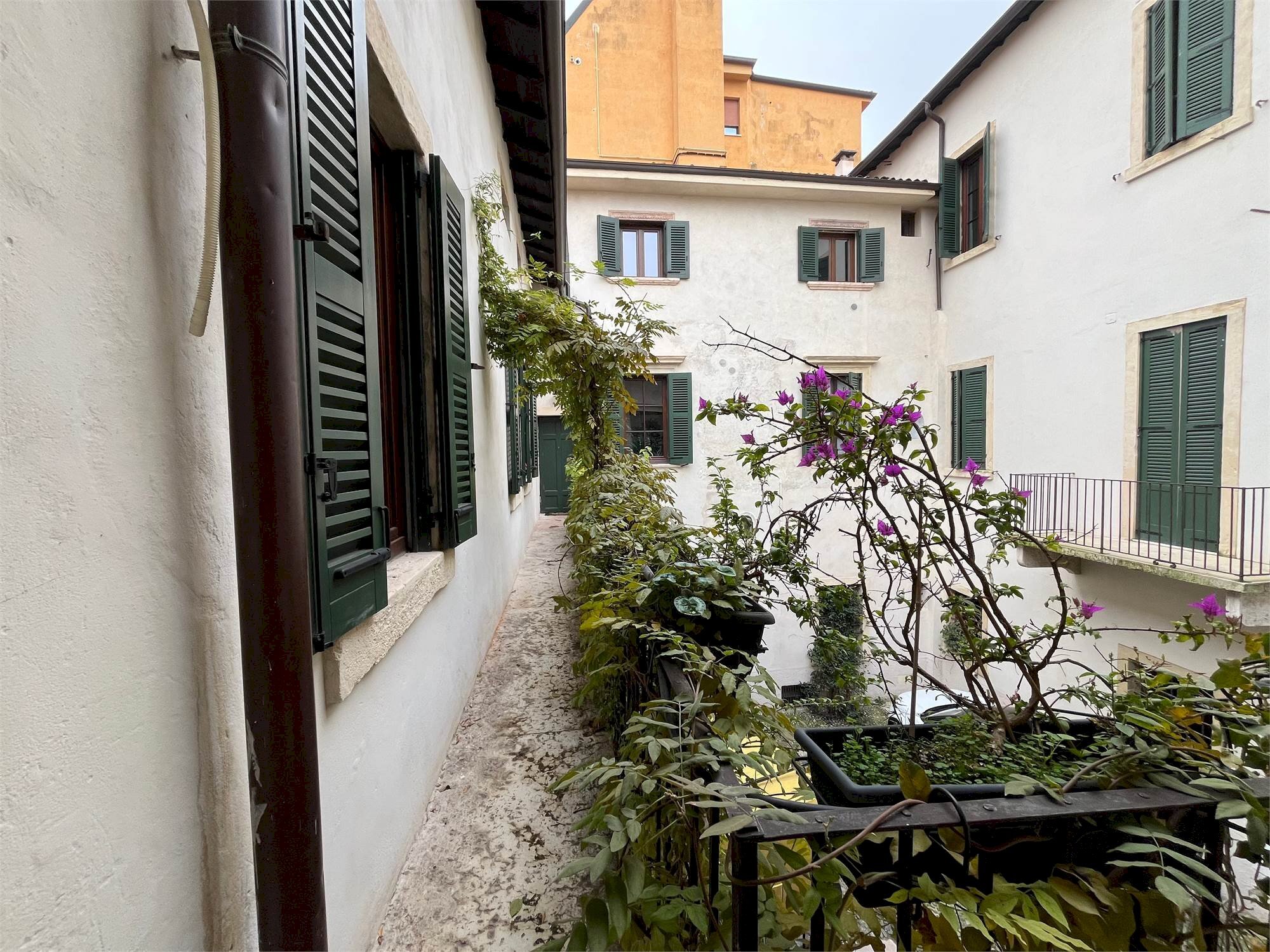 Apartment - Corso Cavour, 41, Verona (neighborhood Centro Storico) - photo 1