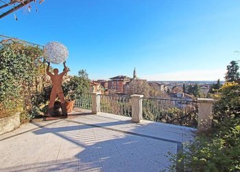 Terrazzo - Casa indipendente viale Vittorio emanuele, Bergamo - foto 1