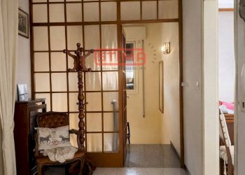 ingresso al pianerottolo dove si potrebbe dividere - Appartamento Treviso - foto 2