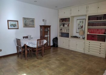 Salone - Appartamento via Fratelli Bandiera, Gaeta - foto 2