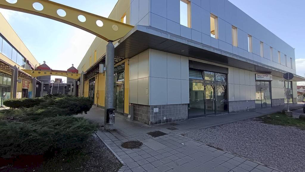 Facciata - Negozio via Bologna, 110, San Giovanni in Persiceto - foto 1