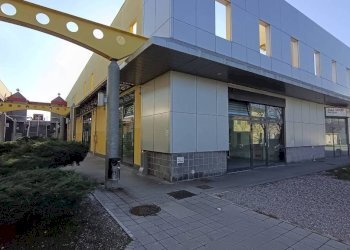 Facciata - Negozio via Bologna, 110, San Giovanni in Persiceto - foto 1