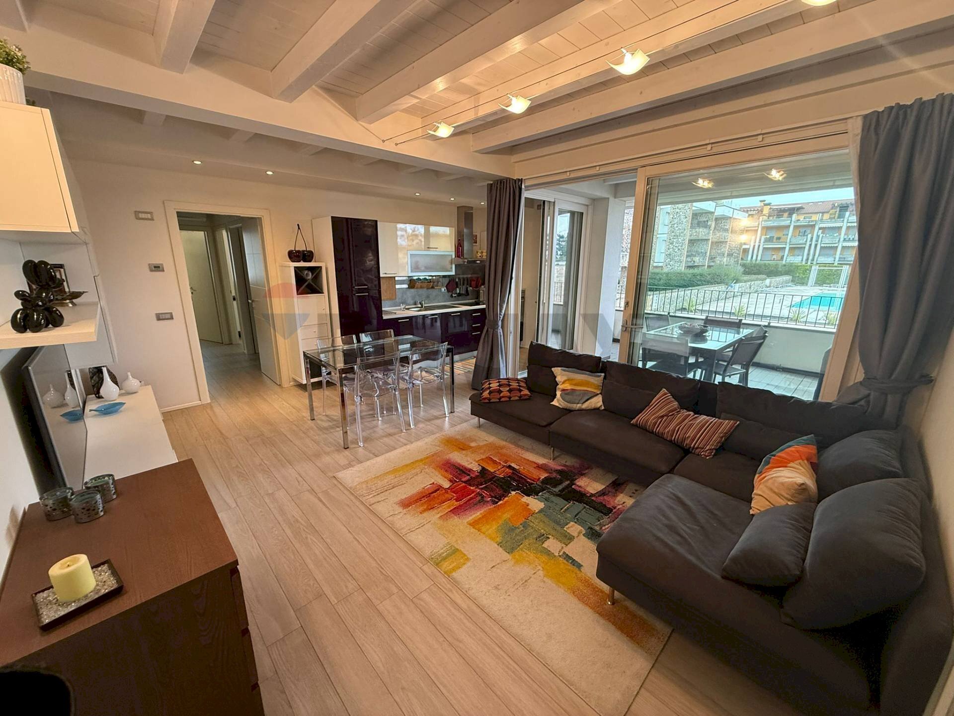 Sala da pranzo - Four-room apartment via Albinoni
 
460, Desenzano del Garda - photo 2