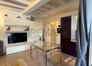 Sala da pranzo - Four-room apartment via Albinoni
 
460, Desenzano del Garda - photo 7