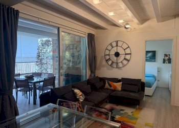 Sala da pranzo - Four-room apartment via Albinoni
 
460, Desenzano del Garda - photo 8