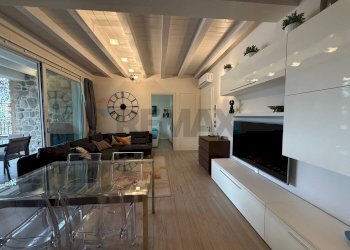 Sala da pranzo - Four-room apartment via Albinoni
 
460, Desenzano del Garda - photo 9