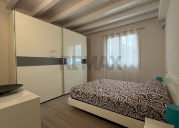 Camera / camera da letto - Four-room apartment via Albinoni
 
460, Desenzano del Garda - photo 13