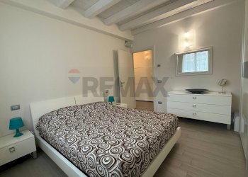 Camera / camera da letto - Four-room apartment via Albinoni
 
460, Desenzano del Garda - photo 14