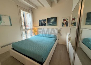 Camera / camera da letto - Four-room apartment via Albinoni
 
460, Desenzano del Garda - photo 18