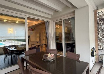 Sala da pranzo - Four-room apartment via Albinoni
 
460, Desenzano del Garda - photo 21