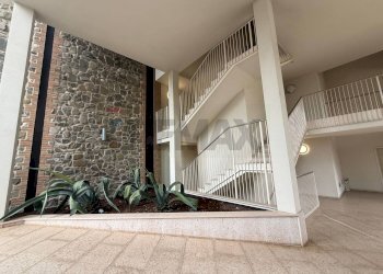 Scale - Four-room apartment via Albinoni
 
460, Desenzano del Garda - photo 24