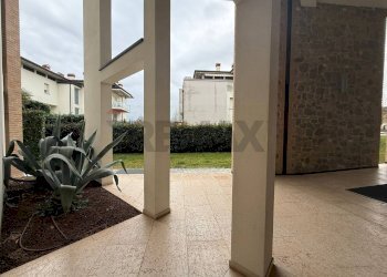 Terrazza - Four-room apartment via Albinoni
 
460, Desenzano del Garda - photo 25