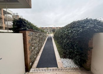 Giardino - Four-room apartment via Albinoni
 
460, Desenzano del Garda - photo 28