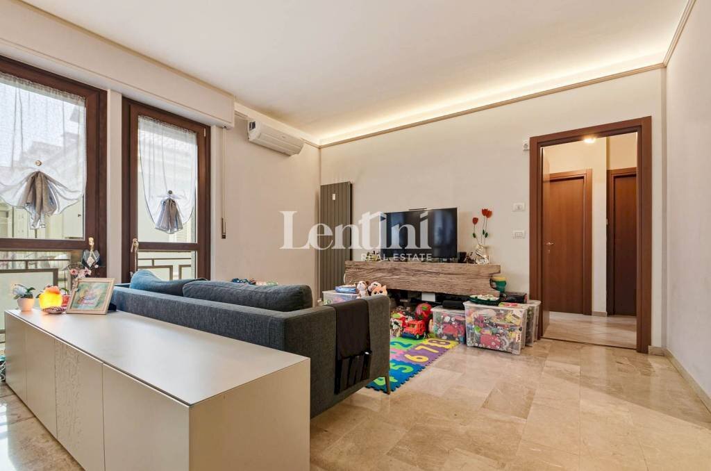 Salone - Appartamento via Cristoforo Moretti, 5, Casale Monferrato - foto 2