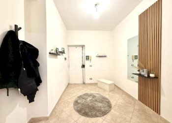 Foto 4 - Trilocale via umbria
 
18, Carini - foto 3