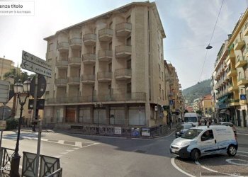 Facciata - Stabile - Palazzo corso Armando Diaz, 23, Alassio - foto 2