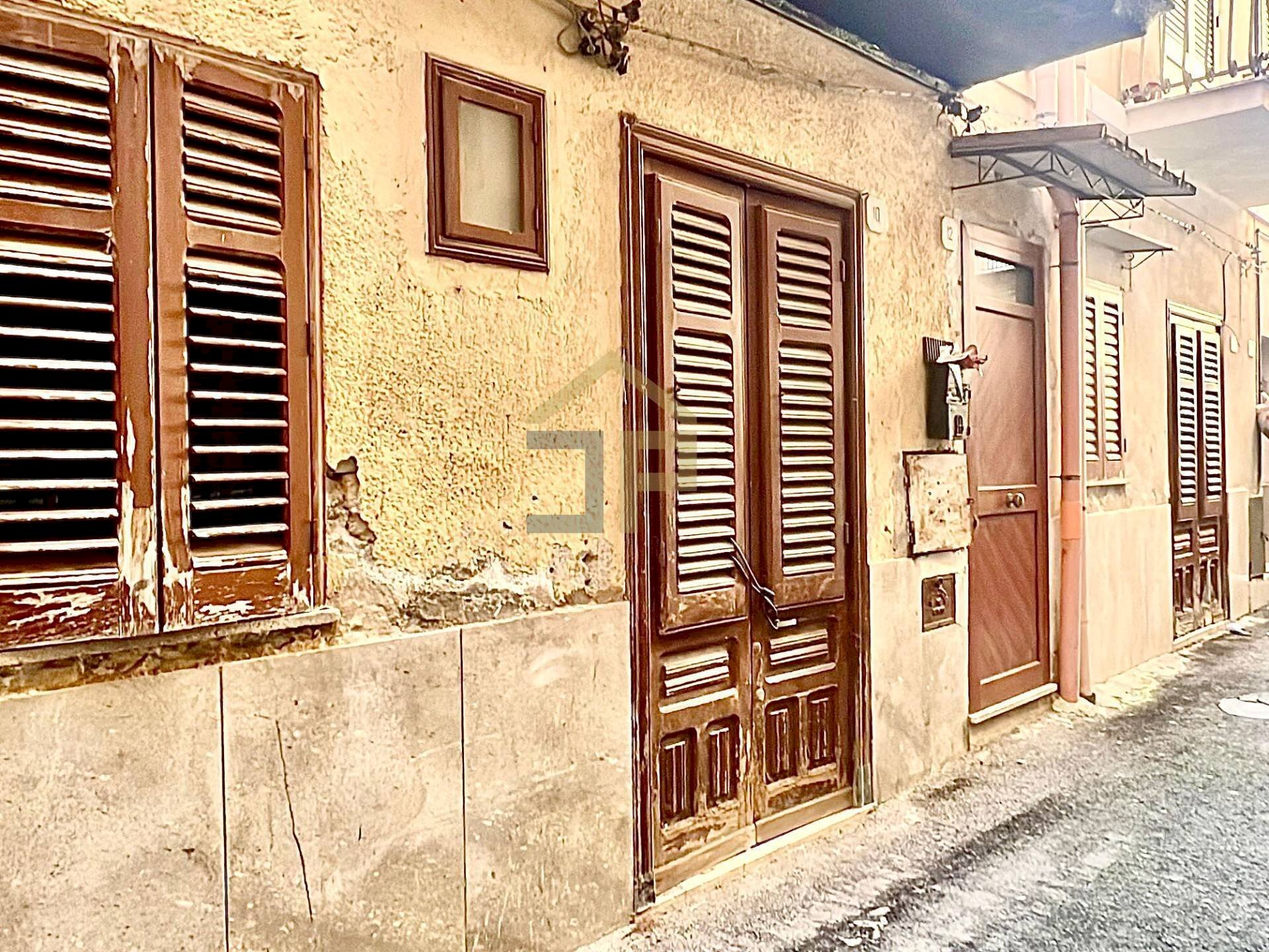 Foto 1 - Trilocale Cortile Zangara
 
10, Carini - foto 1