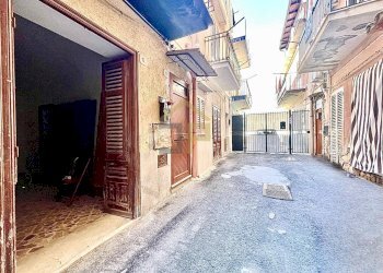 Foto 2 - Trilocale Cortile Zangara
 
10, Carini - foto 2