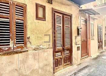 Foto 27 - Trilocale Cortile Zangara
 
10, Carini - foto 26