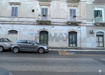 Edificio all\'aperto - Bilocale Via Umberto
 
100, Trani - foto 1
