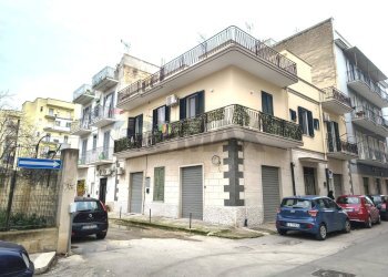 Edificio all\'aperto - Casa semi indipendente VIA SANT'AGOSTINO
 
72, Trani - foto 1