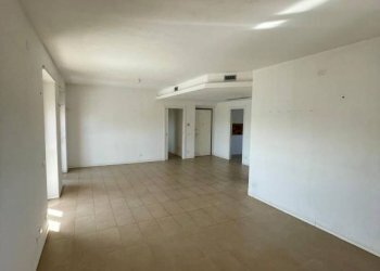 Soggiorno - Appartamento via Boves, 5x, Alessandria - foto 3