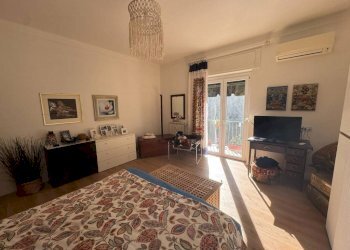 Camera da letto - Bilocale via Luigi Rizzo, Genova (zona Pegli) - foto 14