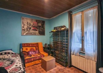 Camera da letto - Trilocale salita Ginestrato, Genova (zona Marassi) - foto 13