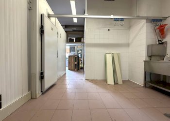 Foto 9 - Shop Viale Magna Grecia
 
298, Catanzaro - photo 9