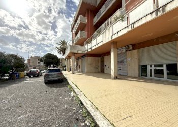 Foto 1 - Shop Viale Magna Grecia
 
298, Catanzaro - photo 1