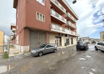 Foto 12 - Shop Viale Magna Grecia
 
298, Catanzaro - photo 12