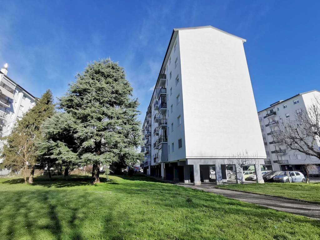 Facciata - Appartamento via Giuseppe Di Vittorio, 37/2, Venaria Reale - foto 2