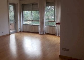 Salone - Trilocale via Giosuè Carducci, Gallarate - foto 1