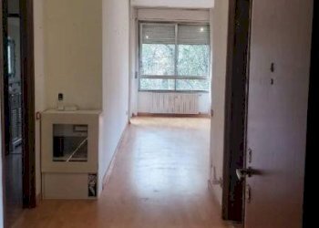 Ingresso - Trilocale via Giosuè Carducci, Gallarate - foto 4