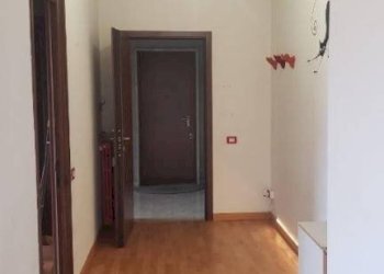 Ingresso - Trilocale via Giosuè Carducci, Gallarate - foto 5