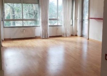 Salone - Trilocale via Giosuè Carducci, Gallarate - foto 6