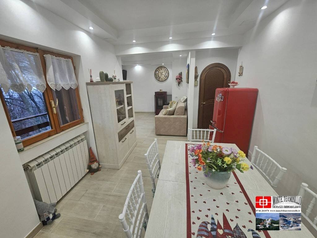 Salone - Trilocale strada Statale del Terminillo, Rieti - foto 1